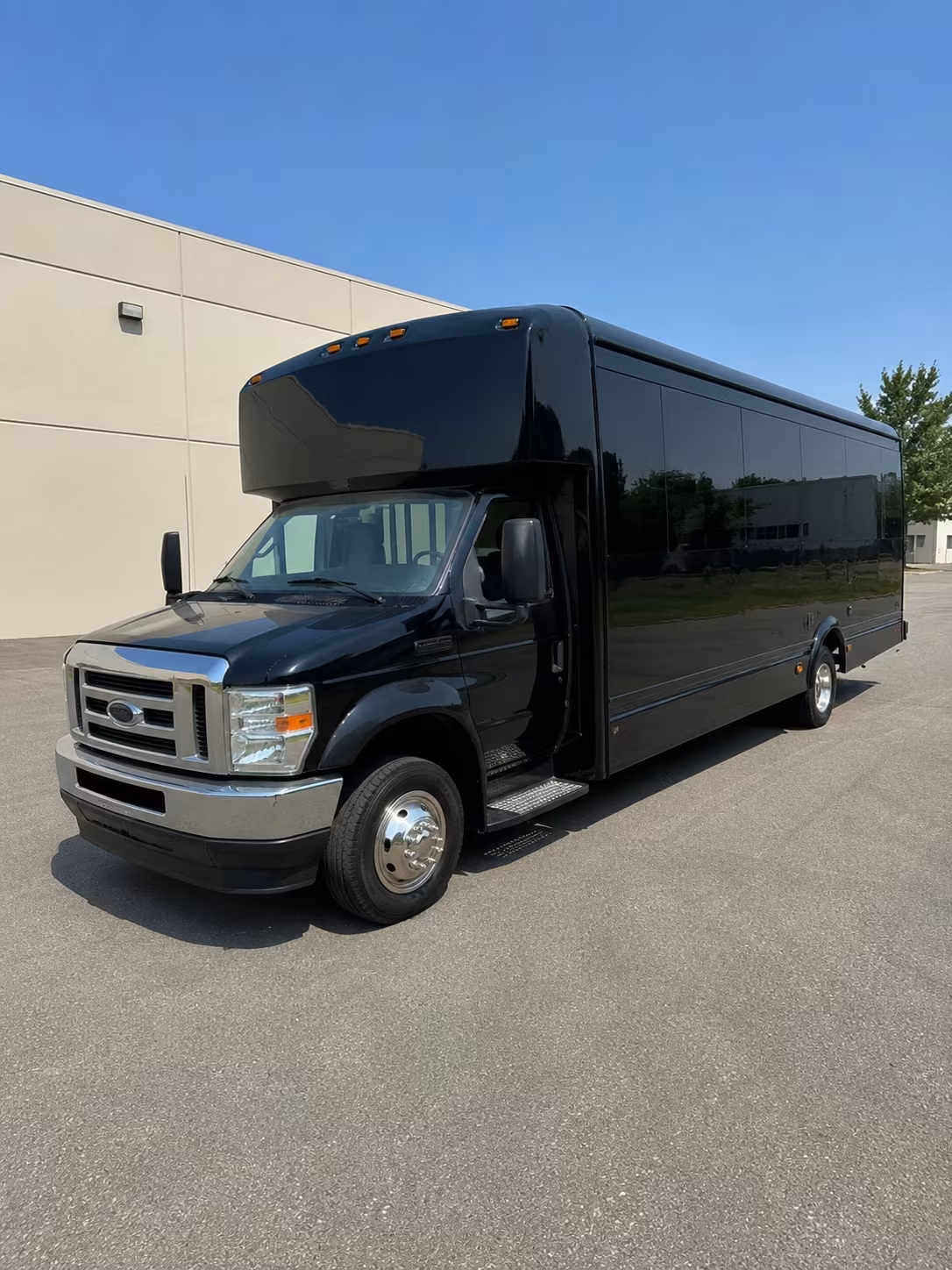 montebello concert party bus rental